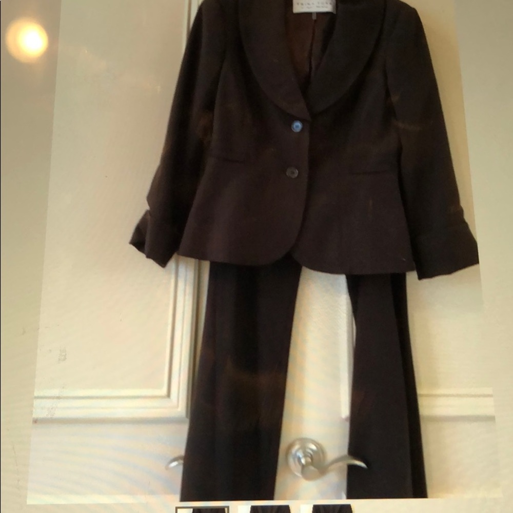 Trina Turk brown suit excellent condition